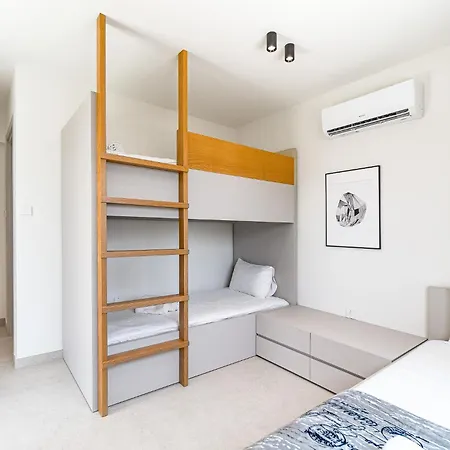 Dara By Ezoria איה נאפה